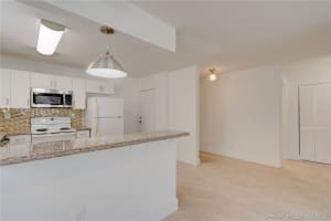 949 Pennsylvania Ave, Miami Beach, FL 33139, Sold 12/30/20