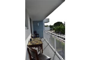 1045 10th St, Miami Beach, FL 33139, Sold 04/28/21