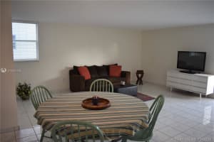 1045 10th St, Miami Beach, FL 33139, Sold 04/28/21