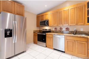 242 E Riverbend Dr, Sunrise, FL 33326, Sold 12/30/20