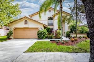 1060 Fairfax Ln, Weston, FL 33326, Sold 02/10/21