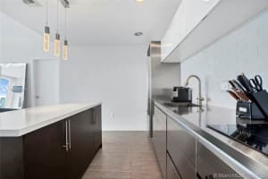 1040 Biscayne Blvd, Miami, FL 33132, Sold 05/11/21