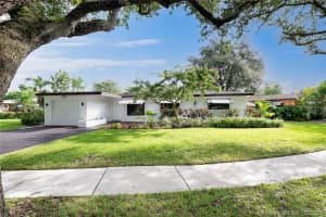 401 S 57th Way, Hollywood, FL 33023, Sold 12/21/20