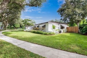 401 S 57th Way, Hollywood, FL 33023, Sold 12/21/20