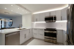 2555 Collins Ave, Miami, FL 33140, Sold 03/09/21