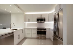 2555 Collins Ave, Miami, FL 33140, Sold 03/09/21