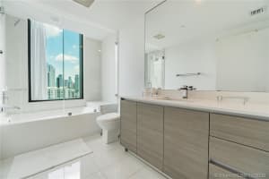 460 NE 28th St, Miami, FL 33137, Sold 02/23/21