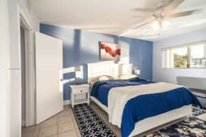 462 Golden Isles Dr, Hallandale Beach, FL 33009, Sold 01/08/21