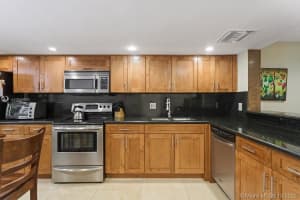 4030 Estepona Ave, Doral, FL 33178, Sold 08/16/21