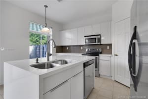 5710 NW 113th Pl, Doral, FL 33178, Sold 04/09/21