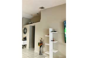 18852 NW 67th Pl, Hialeah, FL 33015, Sold 02/17/21