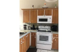 18852 NW 67th Pl, Hialeah, FL 33015, Sold 02/17/21