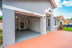 5469 NW 189th St, Miami Gardens, FL 33055, Sold 01/26/21