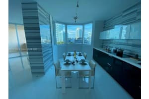 300 South Pointe Dr, Miami Beach, FL 33139, Sold 12/22/22