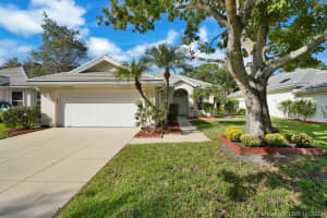 7566 SE Fiddlewood Ln, Hobe Sound, FL 33455, Sold 03/02/21