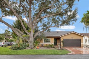 15802 SW 105th St, Miami, FL 33196, Sold 12/09/20