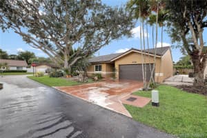 15802 SW 105th St, Miami, FL 33196, Sold 12/09/20