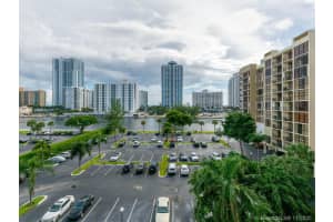 600 Parkview Dr # 1132, Hallandale Beach, FL 33009, Sold 01/06/21