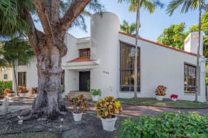 7600 Beach View Dr, North Bay Village, FL 33141, Sold 04/26/21