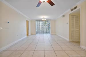 9320 Fontainebleau Blvd, Miami, FL 33172, Sold 03/29/21
