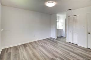 6020 Shaker Wood Cir, Tamarac, FL 33319, Sold 12/24/20