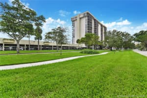 2500 NE 135th St B1006, North Miami, FL 33181, Sold 04/08/21