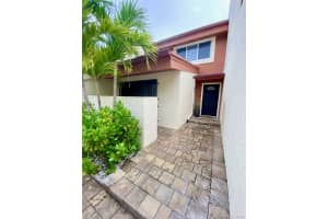 7717 SW 105th Pl, Miami, FL 33173, Sold 12/23/20