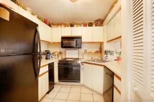 10195 SW 77th Ct, Miami, FL 33156, Sold 01/11/21