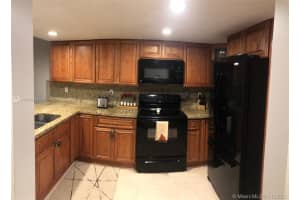 9191 Fontainebleau Blvd, Miami, FL 33172, Sold 01/07/21