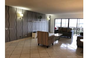 800 NE 195th St, Miami, FL 33179, Sold 04/13/21