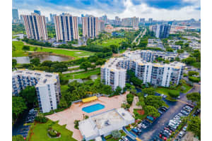 20400 W Country Club Dr, Aventura, FL 33180, Sold 02/03/21