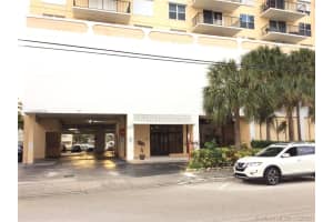 427 Golden Isles Dr #7i, Hallandale Beach, FL 33009, Sold 01/04/21