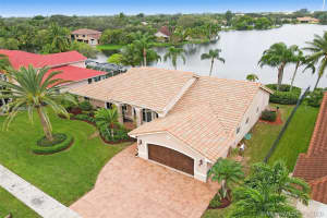 10367 SW 17th Dr, Davie, FL 33324, Sold 01/04/21
