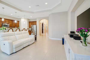 1650 Serrano Cir, Naples, FL 34105, Sold 02/17/21