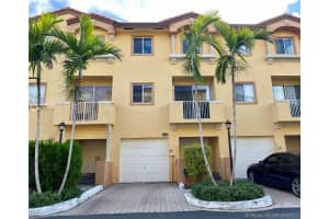 21396 Marina Cove Cir, Miami, FL 33180, Sold 02/14/22