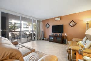 6767 Collins Ave, Miami, FL 33141, Sold 06/11/21