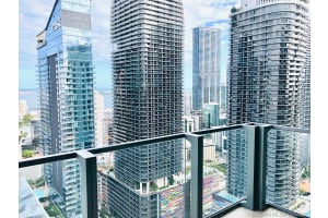 88 SW 7th St, Miami, FL 33130, Sold 10/25/21
