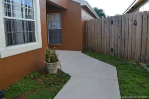 227 E Riverbend Dr, Sunrise, FL 33326, Sold 03/26/21