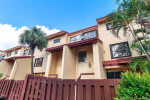 371 W Park Dr, Miami, FL 33172, Sold 01/08/21