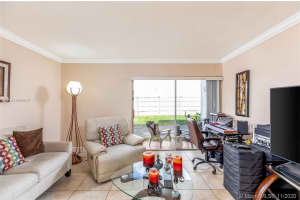 7215 SW 94th Pl APT H1, Miami, FL 33173, Sold 03/02/21