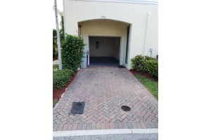 713 SW 1st Terrace, Pompano Beach, FL 33060, Sold 04/28/21