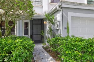 8465 NW 78th Ct, Tamarac, FL 33321, Sold 01/08/21