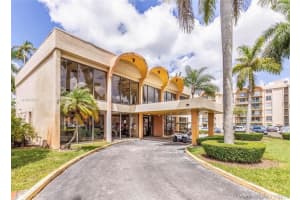 9310 Fontainebleau Blvd, Miami, FL 33172, Sold 03/01/21