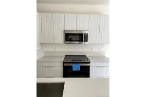 10413 NW 82nd St, Doral, FL 33178, Sold 04/28/21