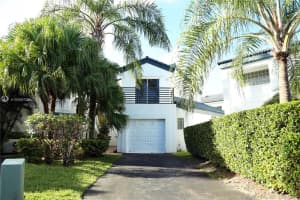 211 NE 212th St, Miami, FL 33179, Sold 12/23/20
