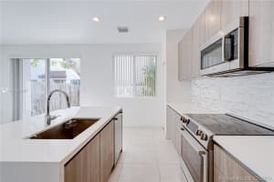 10212 NW 71st Terrace, Doral, FL 33178, Sold 03/22/21