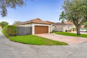 8327 NW 201st St, Hialeah, FL 33015, Sold 01/19/21