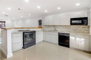 11670 NW 1st St, Miami, FL 33172, Sold 01/26/21