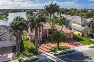 10252 SW 12th St, Pembroke Pines, FL 33025, Sold 12/23/20