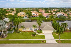 19461 NW 8th St, Pembroke Pines, FL 33029, Sold 12/30/20